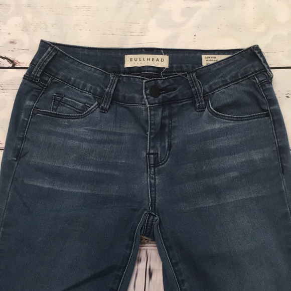 Bullhead medium blue jeans